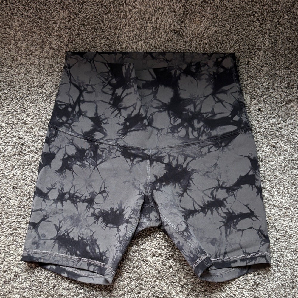 lululemon athletica Black Tie-Dye Women Shorts